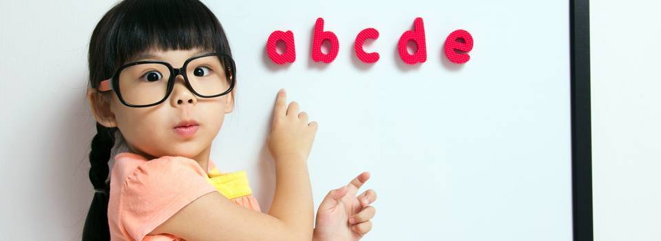 girl-with-alphabet